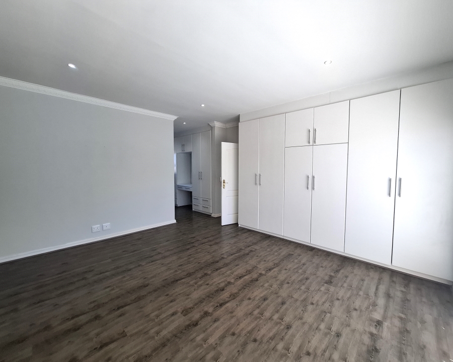 4 Bedroom Property for Sale in West Beach Western Cape